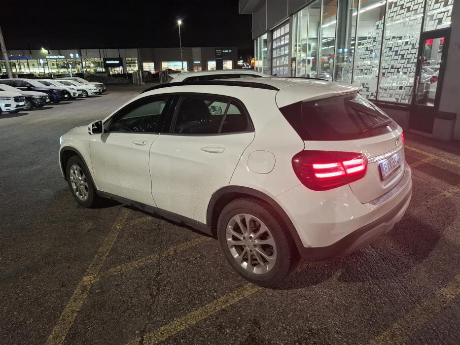 MERCEDES-BENZ GLA 2019