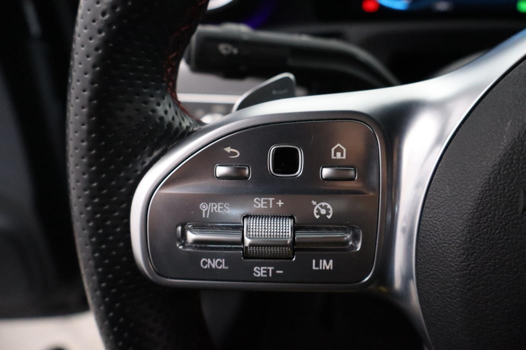 MERCEDES-BENZ A 2020