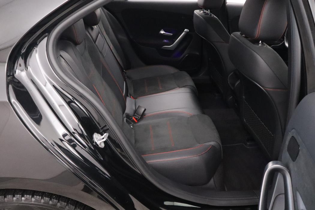 MERCEDES-BENZ A 2020