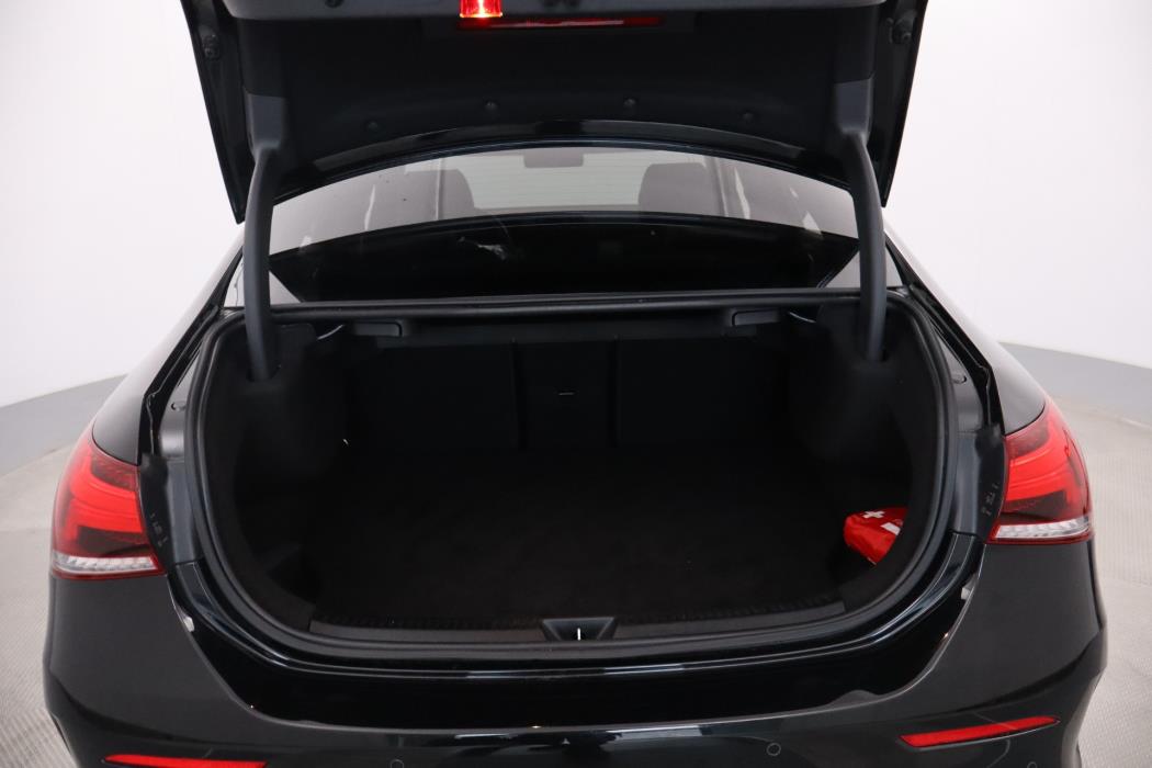 MERCEDES-BENZ A 2020