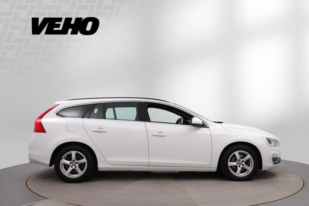 VOLVO V60 2015