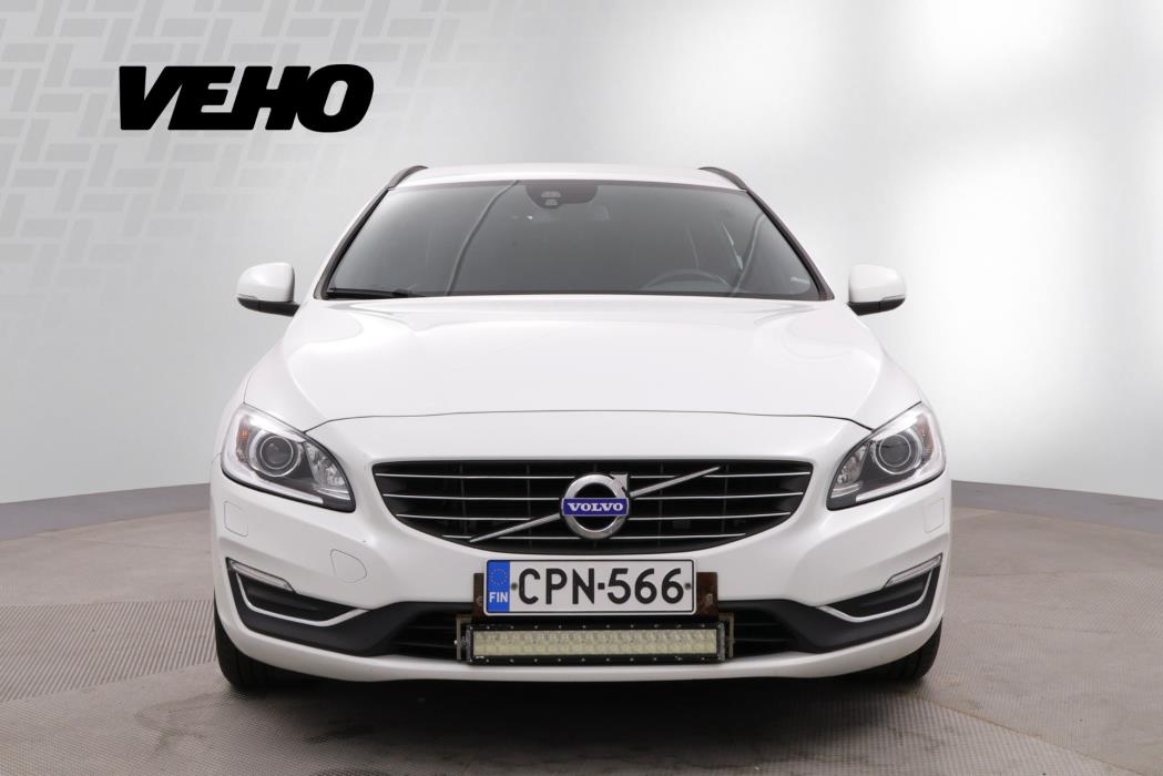 VOLVO V60 2015