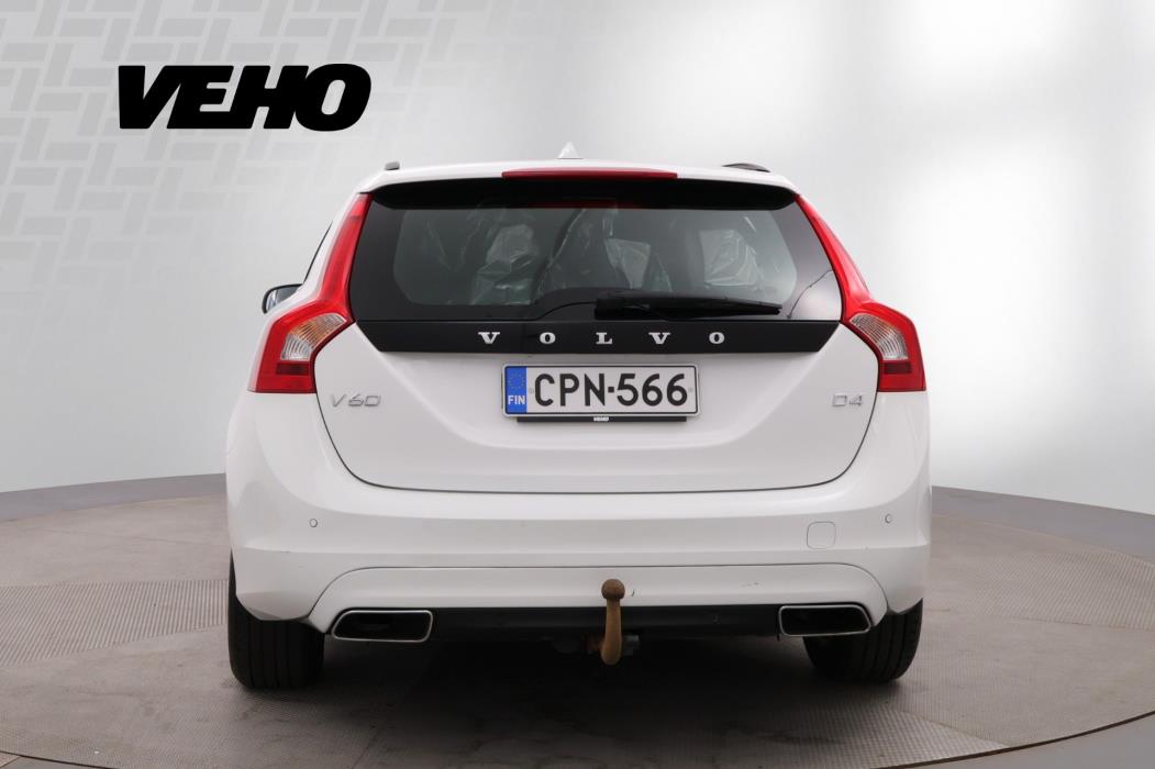VOLVO V60 2015