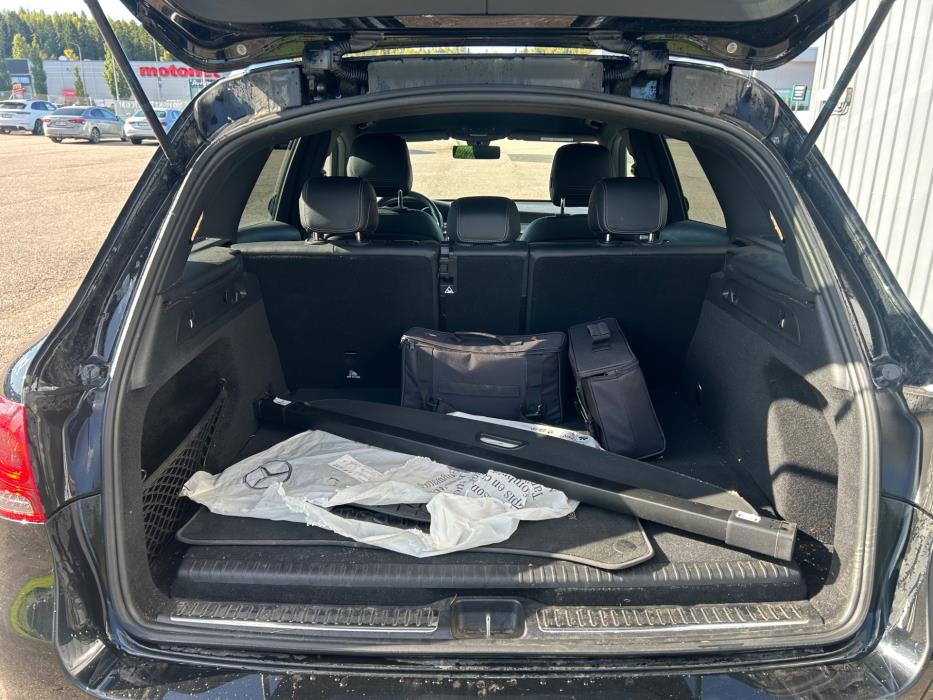 MERCEDES-BENZ GLC 2022