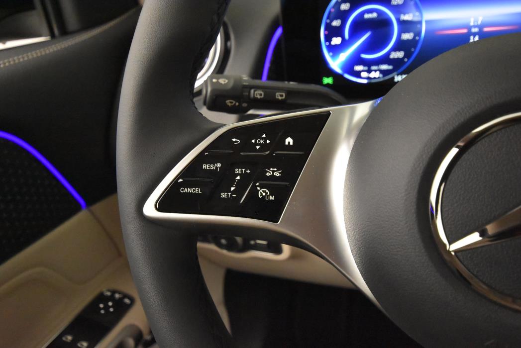 Mercedes-Benz EQB 2024