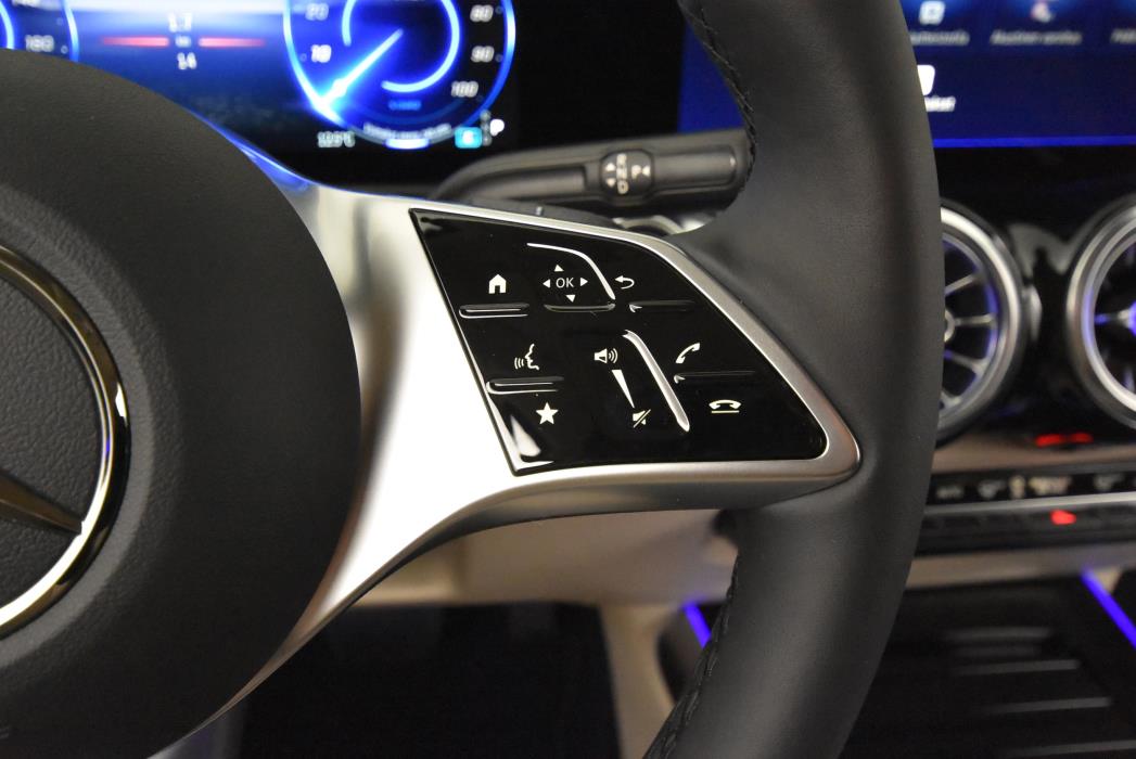 Mercedes-Benz EQB 2024