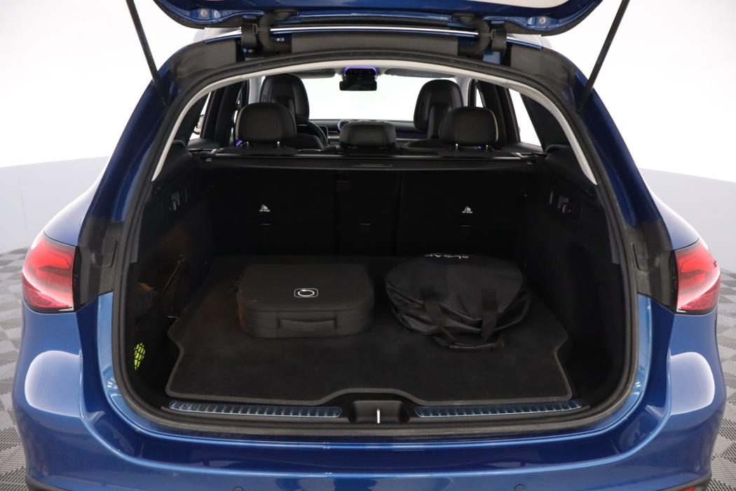 MERCEDES-BENZ GLC 2023
