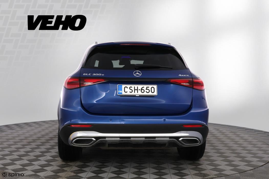 MERCEDES-BENZ GLC 2023
