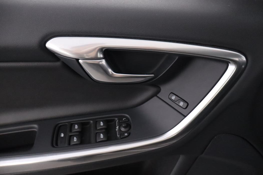 VOLVO V60 Cross Country 2018