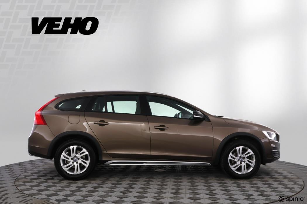 VOLVO V60 Cross Country 2018