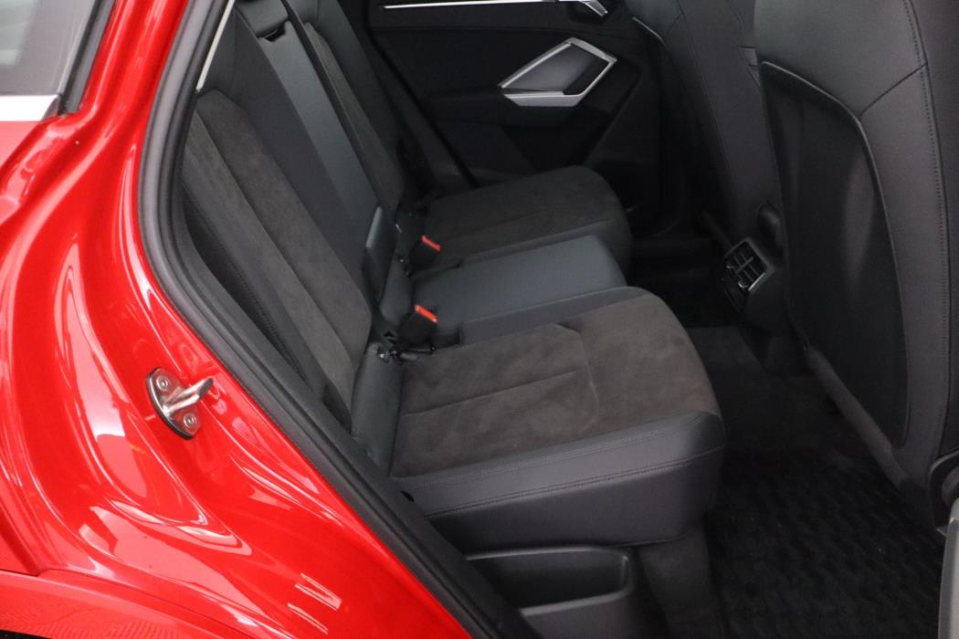 AUDI Q3 2019