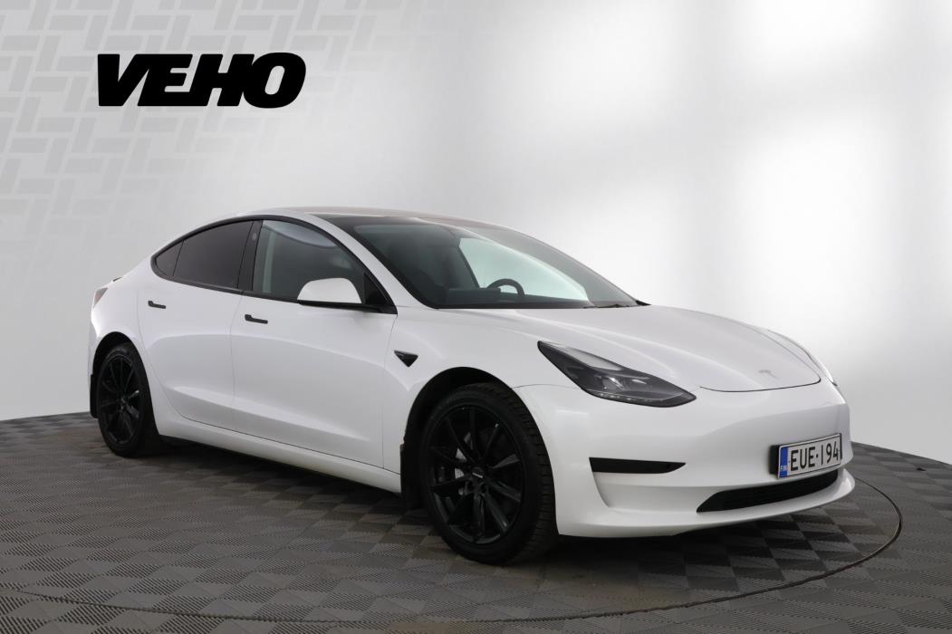 TESLA Model 3 2021