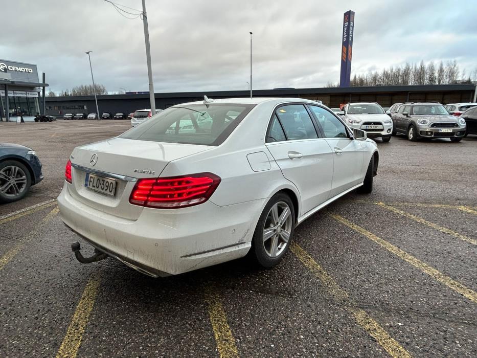 MERCEDES-BENZ E 2016