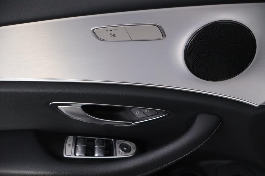MERCEDES-BENZ E 2021