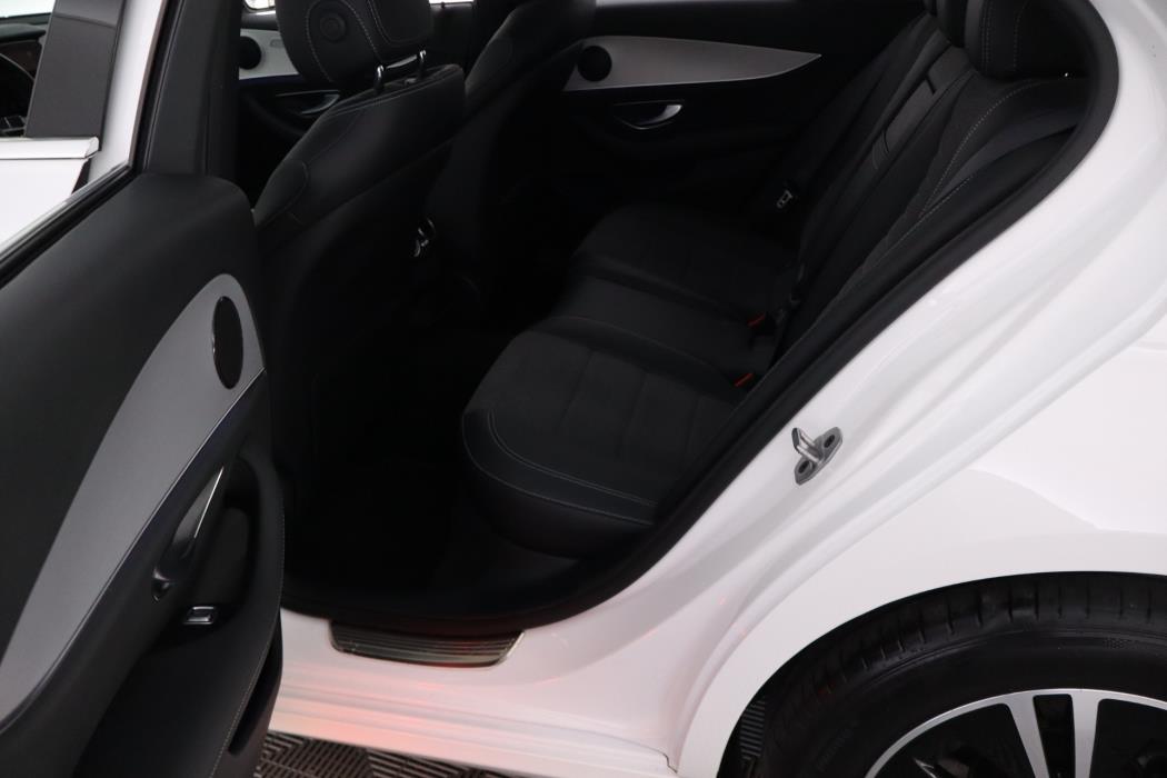 MERCEDES-BENZ E 2021