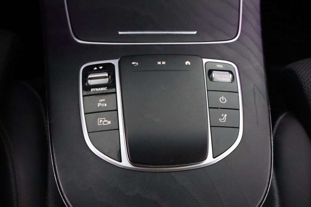 MERCEDES-BENZ E 2020
