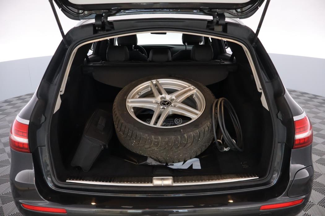 MERCEDES-BENZ E 2020
