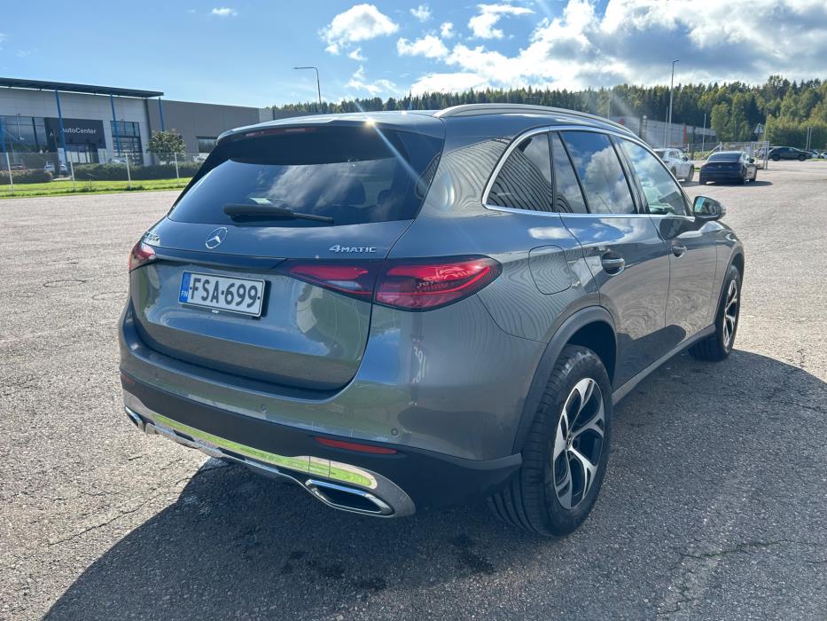 MERCEDES-BENZ GLC 2023