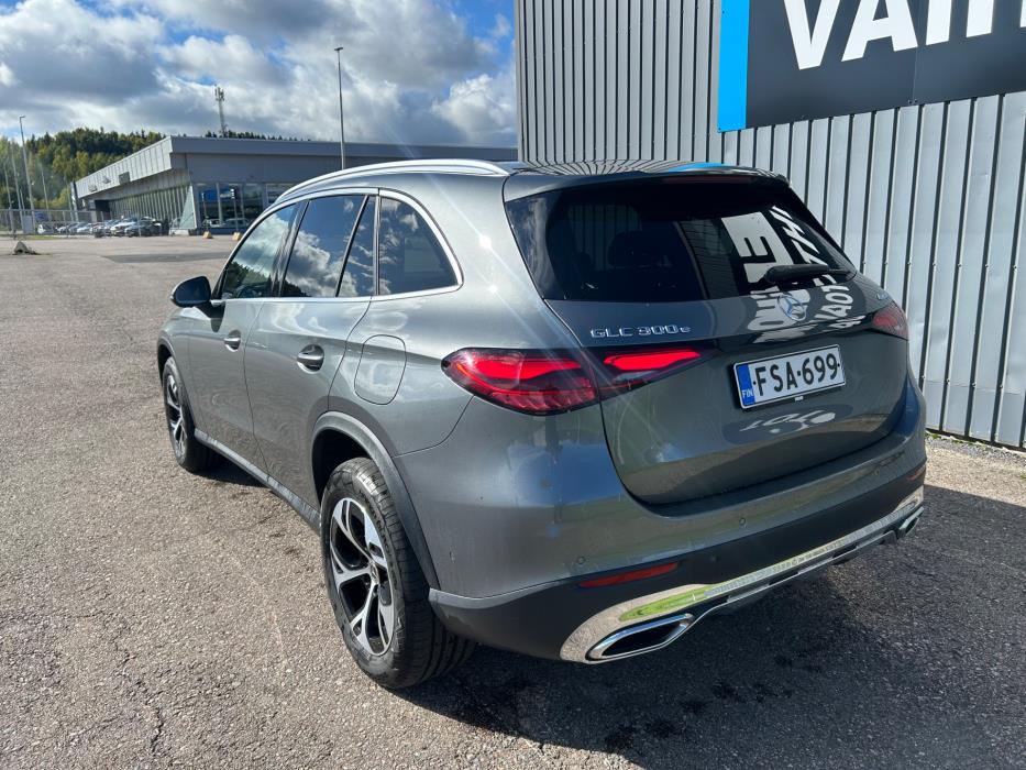 MERCEDES-BENZ GLC 2023