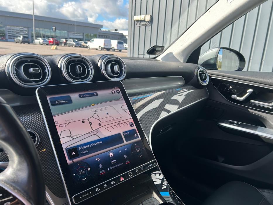 MERCEDES-BENZ GLC 2023
