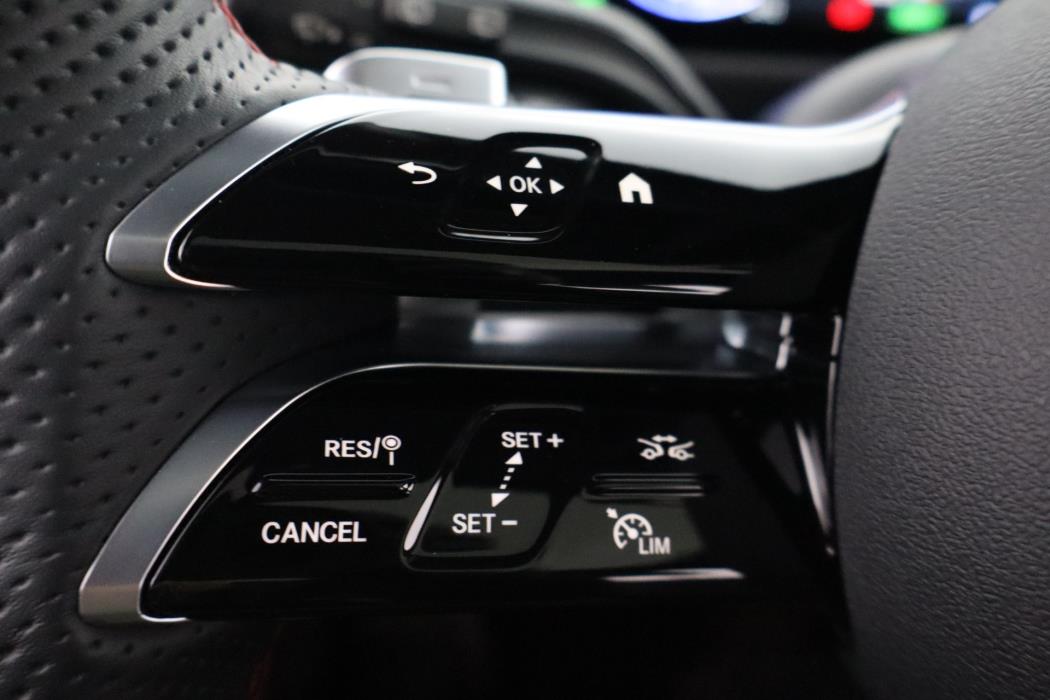 Mercedes-Benz EQB 2025