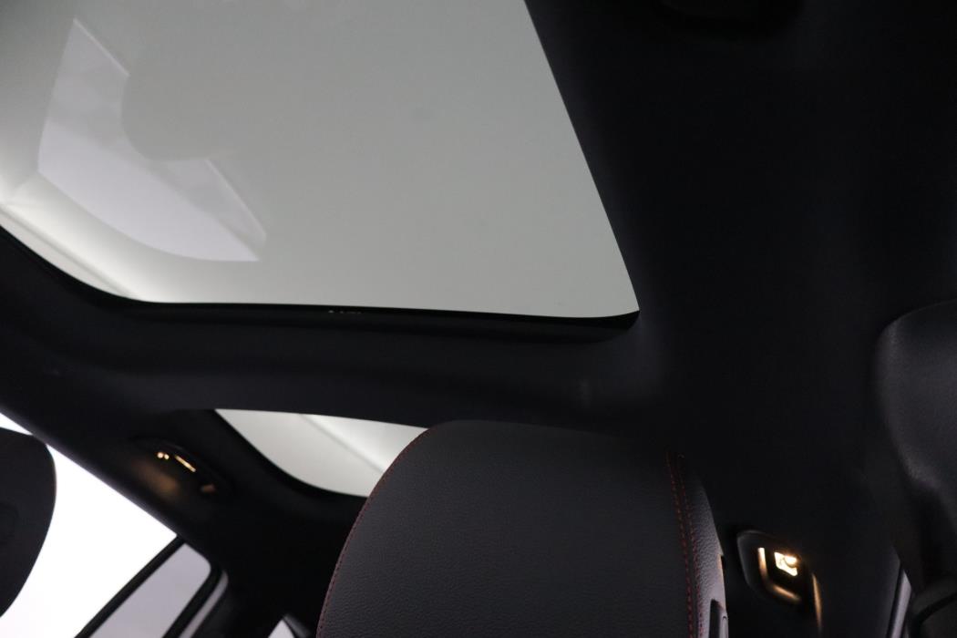 Mercedes-Benz EQB 2025