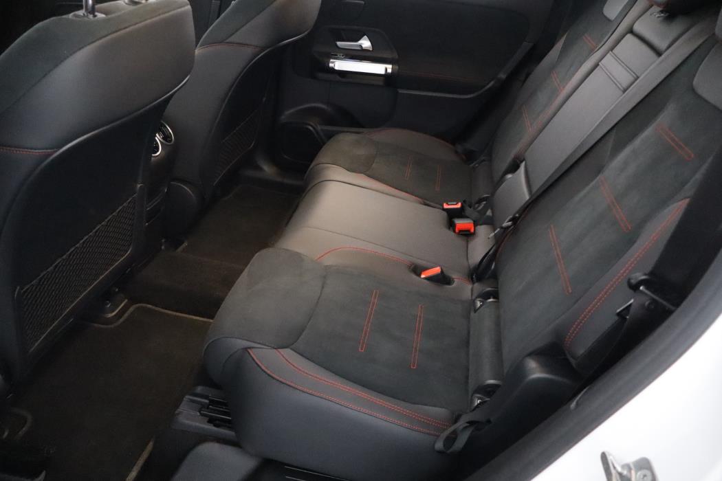 Mercedes-Benz EQB 2025