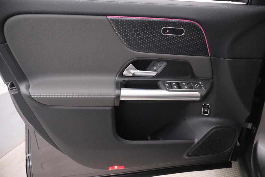 Mercedes-Benz EQA 2025