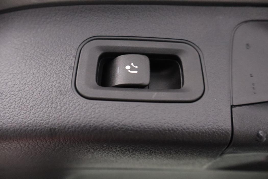 Mercedes-Benz EQA 2025