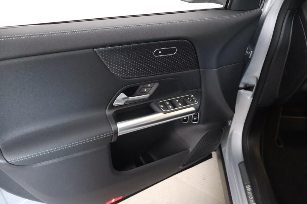 Mercedes-Benz GLA 2025