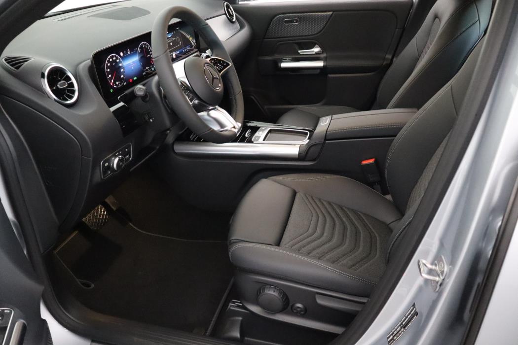 Mercedes-Benz GLA 2025