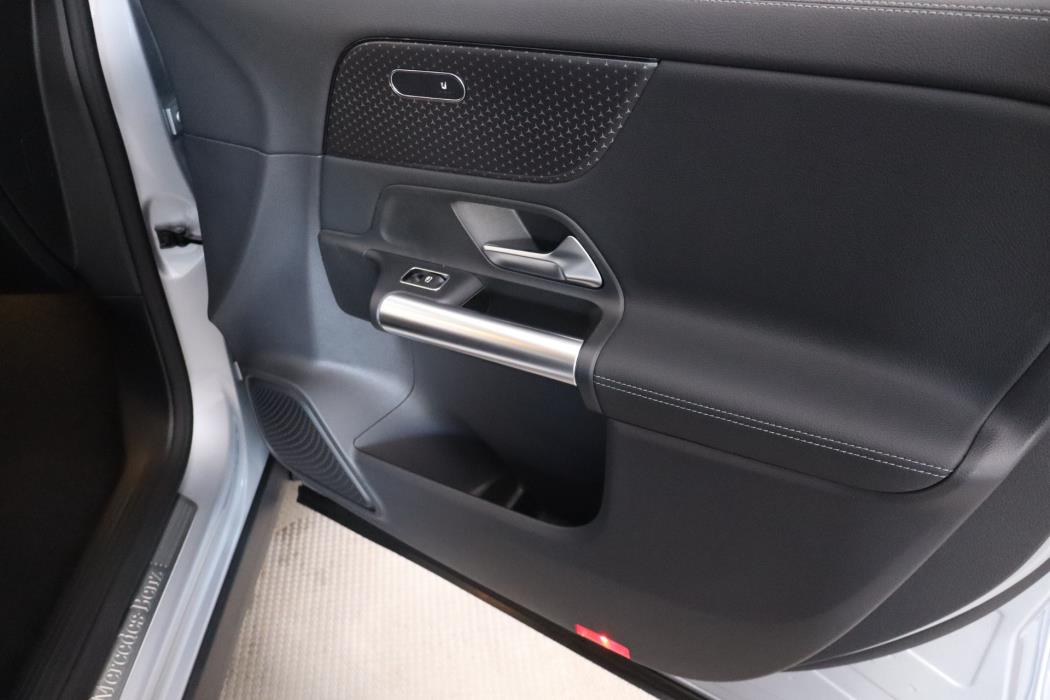 Mercedes-Benz GLA 2025