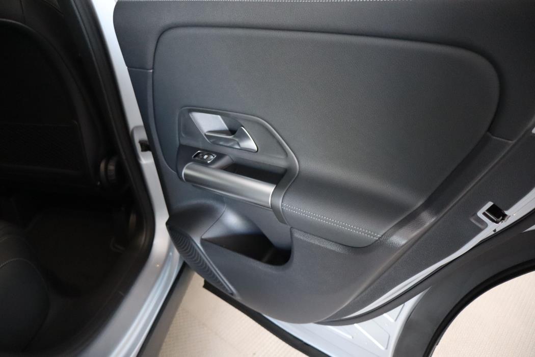 Mercedes-Benz GLA 2025