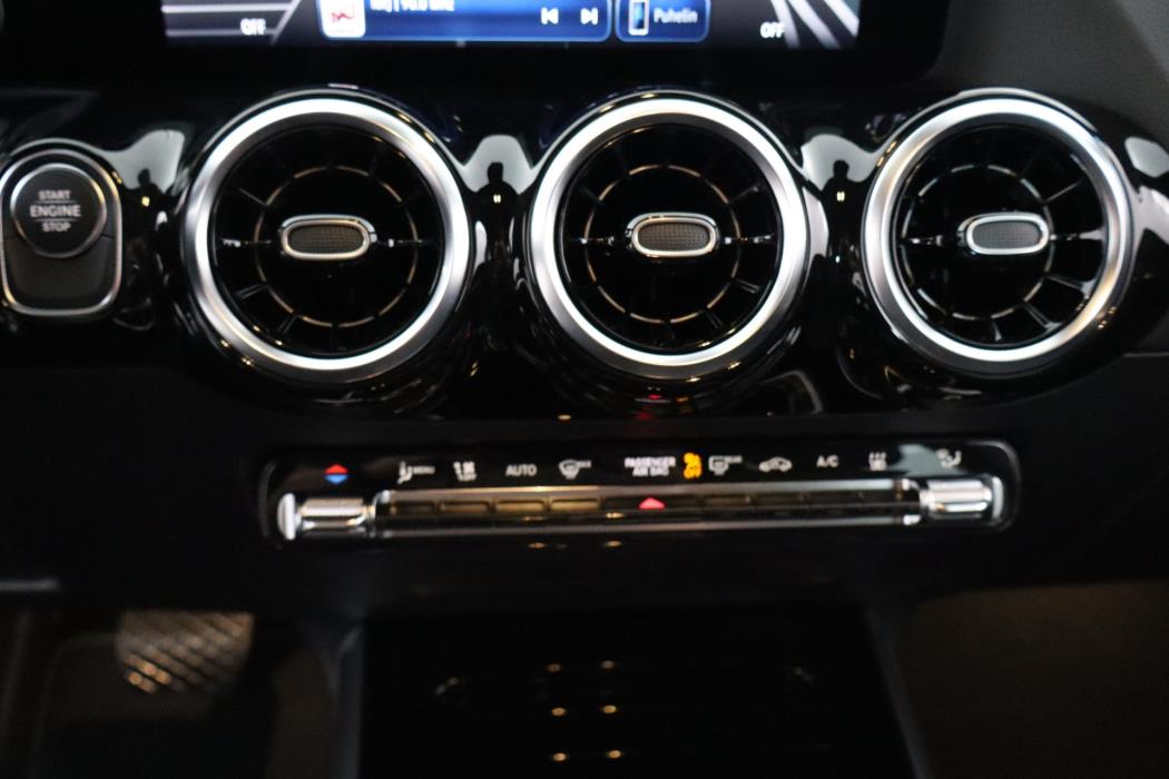 Mercedes-Benz GLA 2025