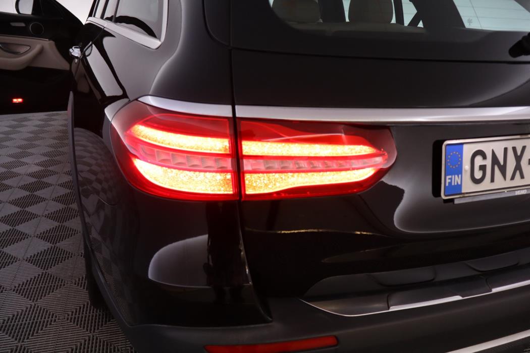 MERCEDES-BENZ E 2017