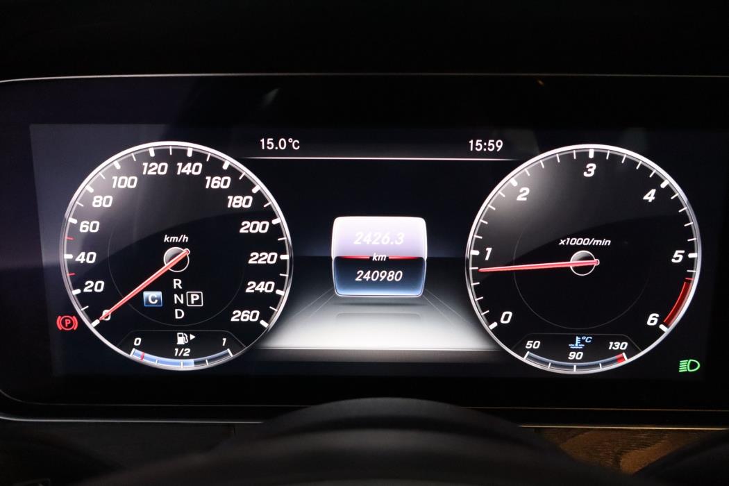 MERCEDES-BENZ E 2017