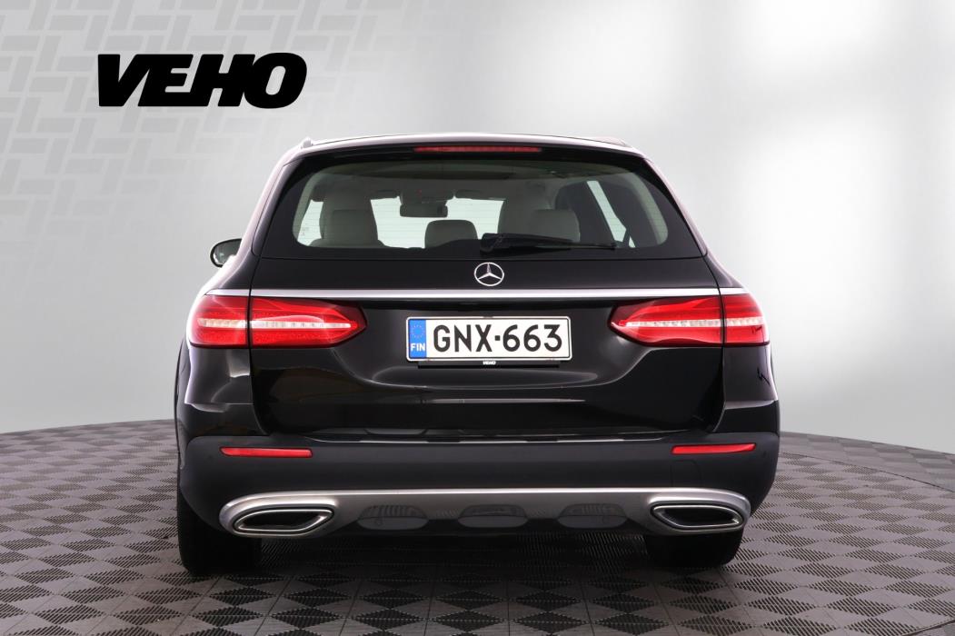 MERCEDES-BENZ E 2017