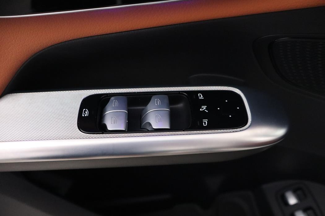 Mercedes-Benz GLC 2023