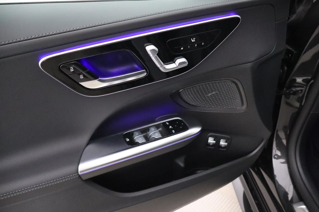 MERCEDES-BENZ C 2025