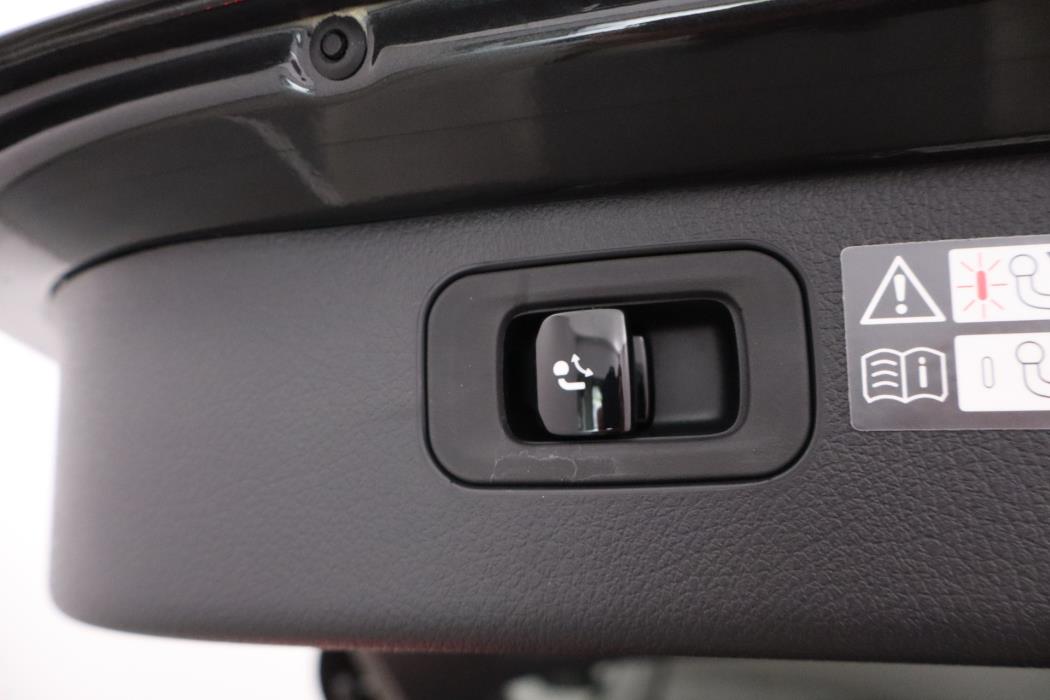 MERCEDES-BENZ C 2025