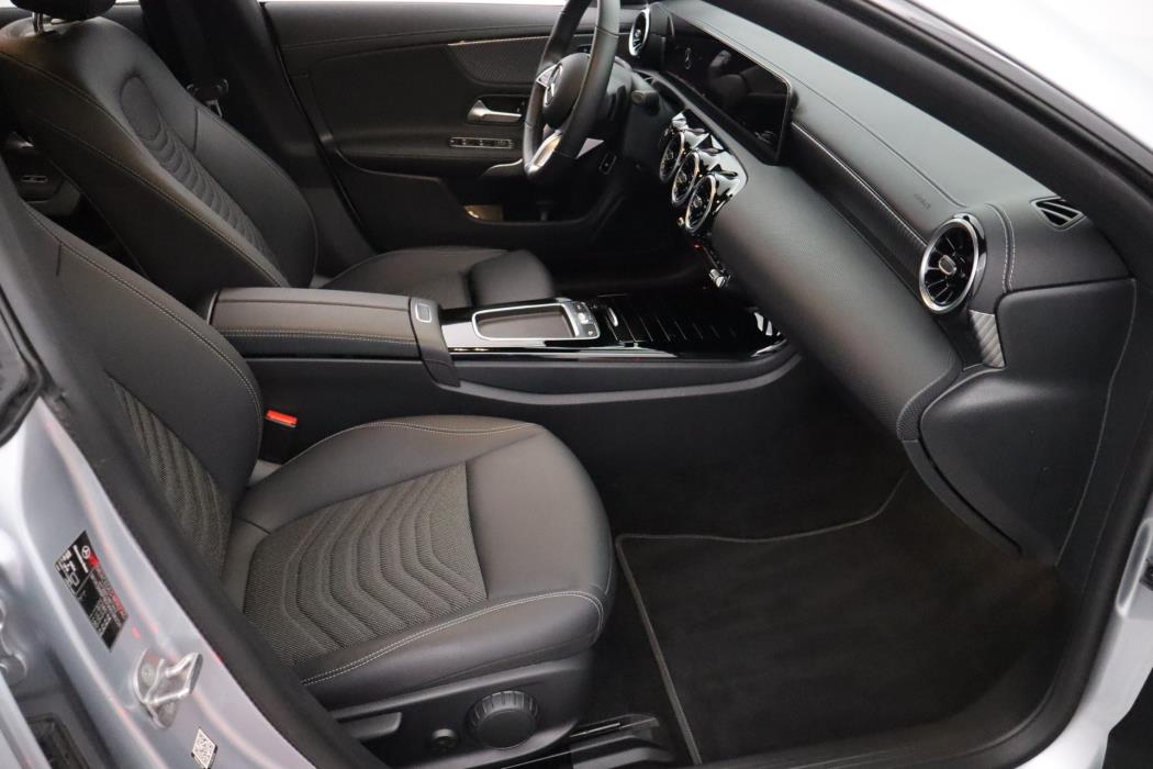 Mercedes-Benz CLA 2025