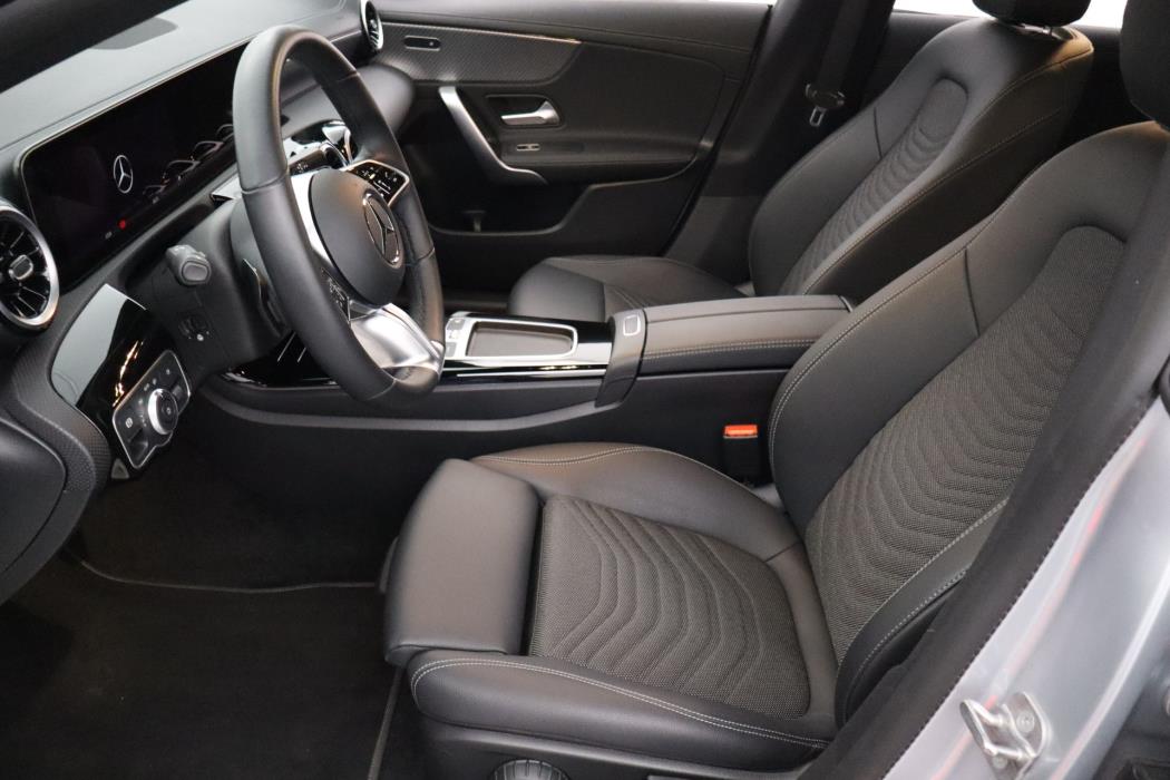 Mercedes-Benz CLA 2025