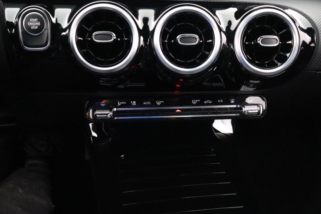 Mercedes-Benz CLA 2025