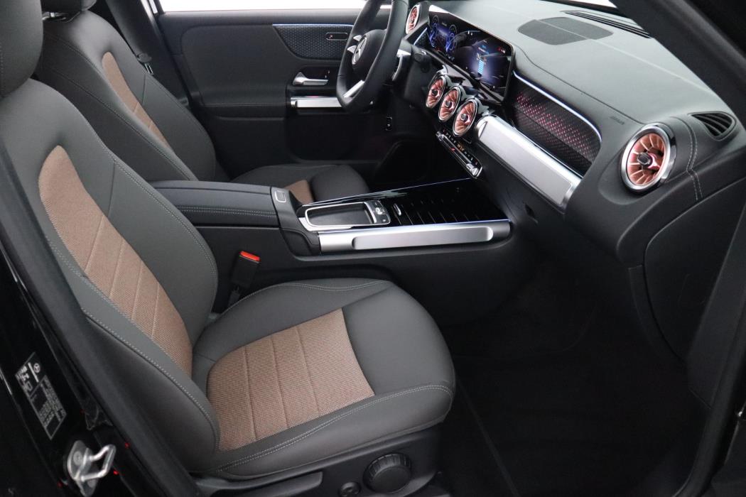 Mercedes-Benz EQB 2026