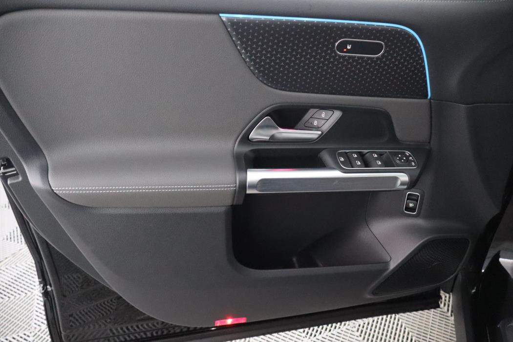 Mercedes-Benz EQB 2026