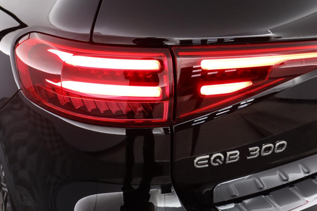 Mercedes-Benz EQB 2026