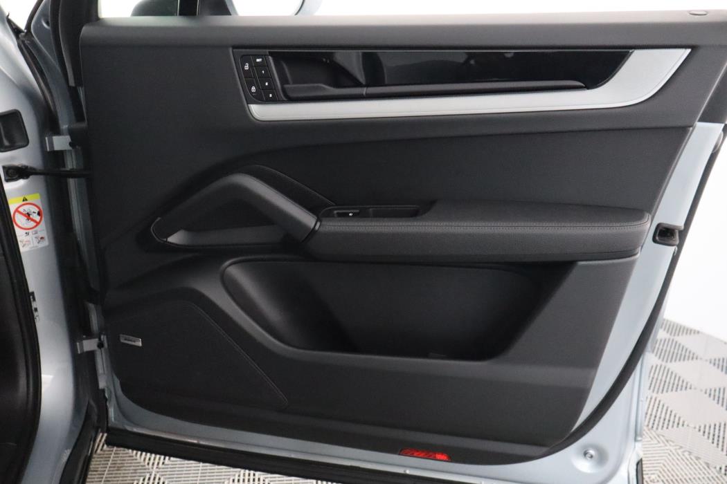 Porsche Cayenne 2023