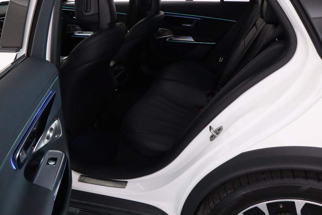 MERCEDES-BENZ E 2025
