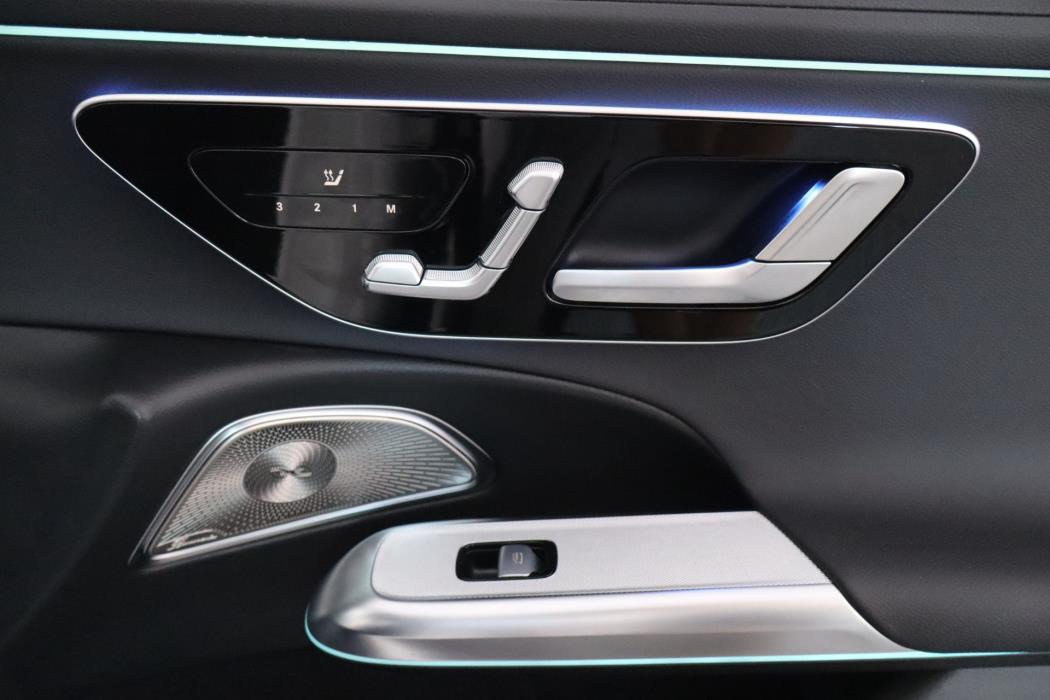 MERCEDES-BENZ E 2025
