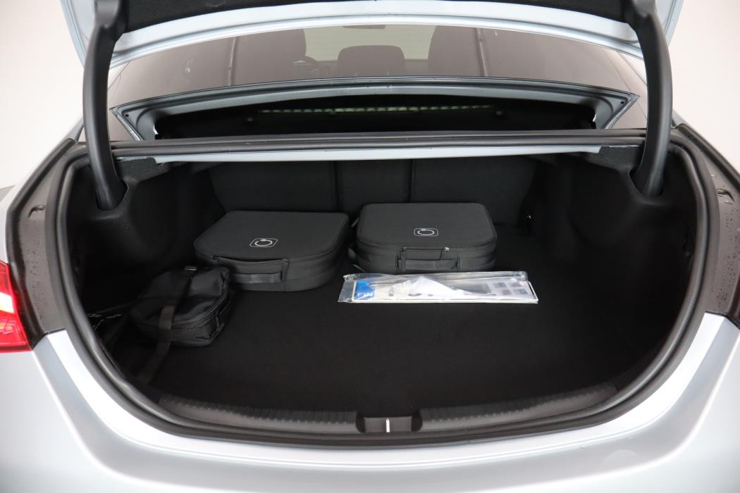 Mercedes-Benz C 2025